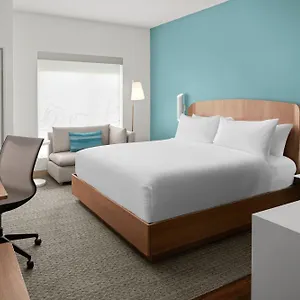  Hotel Element Uptown