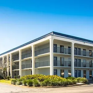 https://baymont-inn-and-suites-pensacola.hotels-destin.com